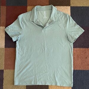 Olive Green H&M CoolMax Slimfit Coupe Etroite Polo Shirt. Size: M. Barely worn!